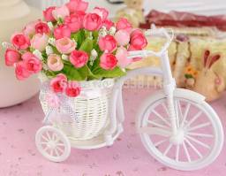 Декоративный велосипед Aliexpress Hot Sale plastic rattan wicker trycycle vase include artificial rose flowers for wedding home decoration flower set