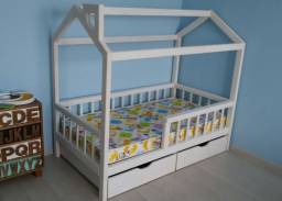 Кровать-домик Babylodge из массива сосны