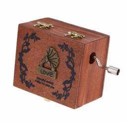 Шкатулка музыкальная Aliexpress Exquisite Hand Crank Musical Box Retro Vintage Wooden Music Box 4 Different Patterns for Option Beautiful Decorative