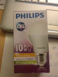 Светодиодная лампа Philips LED 10W