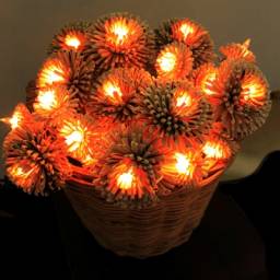 Тайская гирлянда Siamarket с хризантемами из коры тайского дерева Sesbania / Lightening chrysanthemum